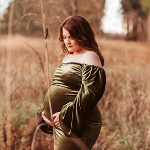 Maternity Shoot Elegant Olive Green Off-Shoulder Maxi Dress